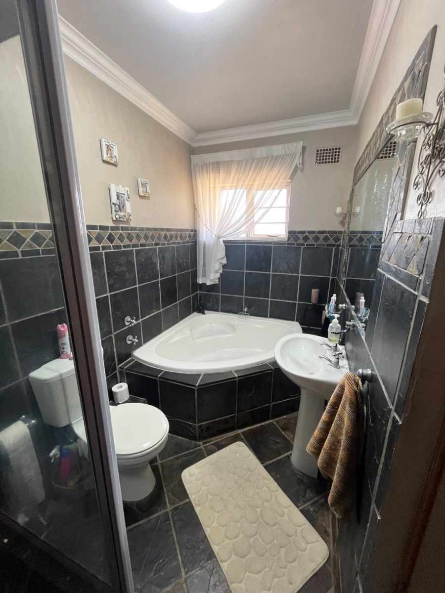 3 Bedroom Property for Sale in Greenfields Eastern Cape